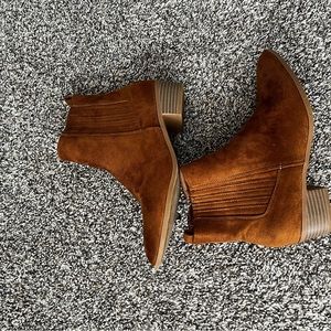 Ankle booties rust brown